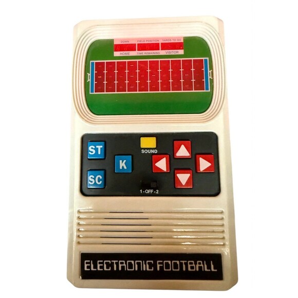 VINTAGE Mattel Electronic Football Handheld Game! With Batteries Retro - Picture 7 of 7